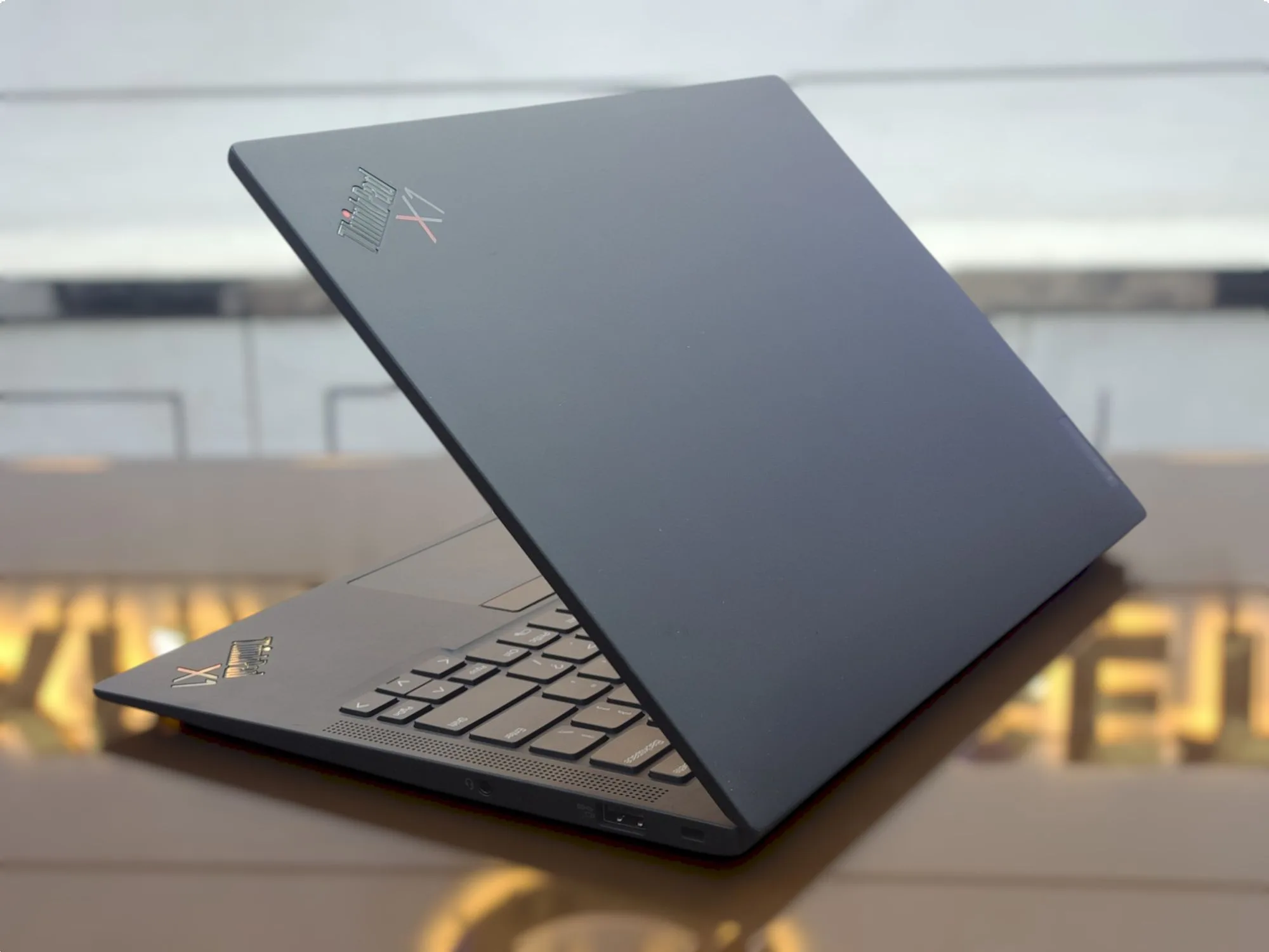 Lenovo ThinkPad X1 Carbon Gen 10 Core i7-1265U 512GB SSD 16GB RAM 14" FHD+ Display Laptop