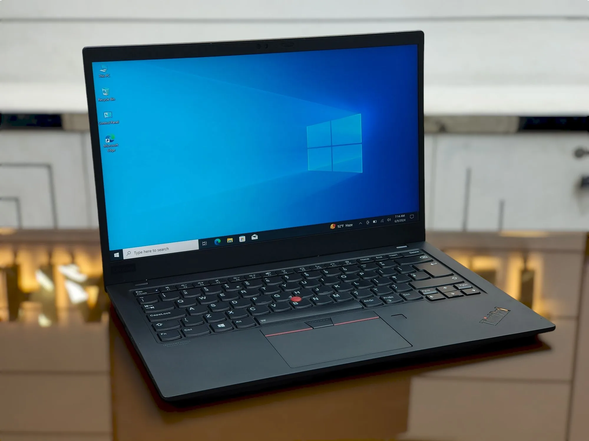 Lenovo ThinkPad X1 Carbon Gen 8 Core i5-10210U 512GB SSD 8GB RAM 14" FHD Display Laptop