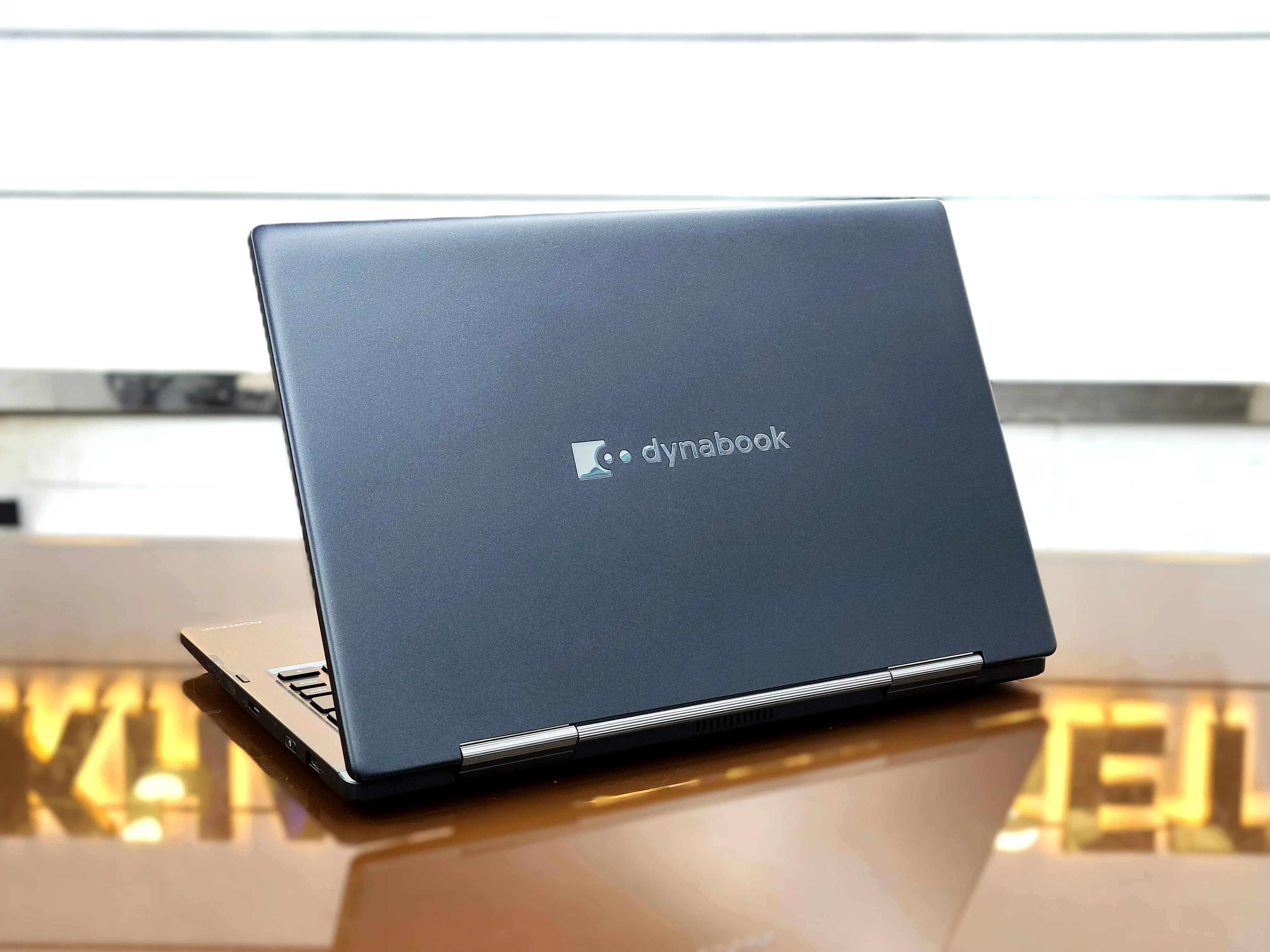 Toshiba DynaBook Portege X30W-J Core i5-1135G7 256GB SSD 16GB RAM 13.3" FHD Glass Touchscreen Display Laptop With Dual Camera