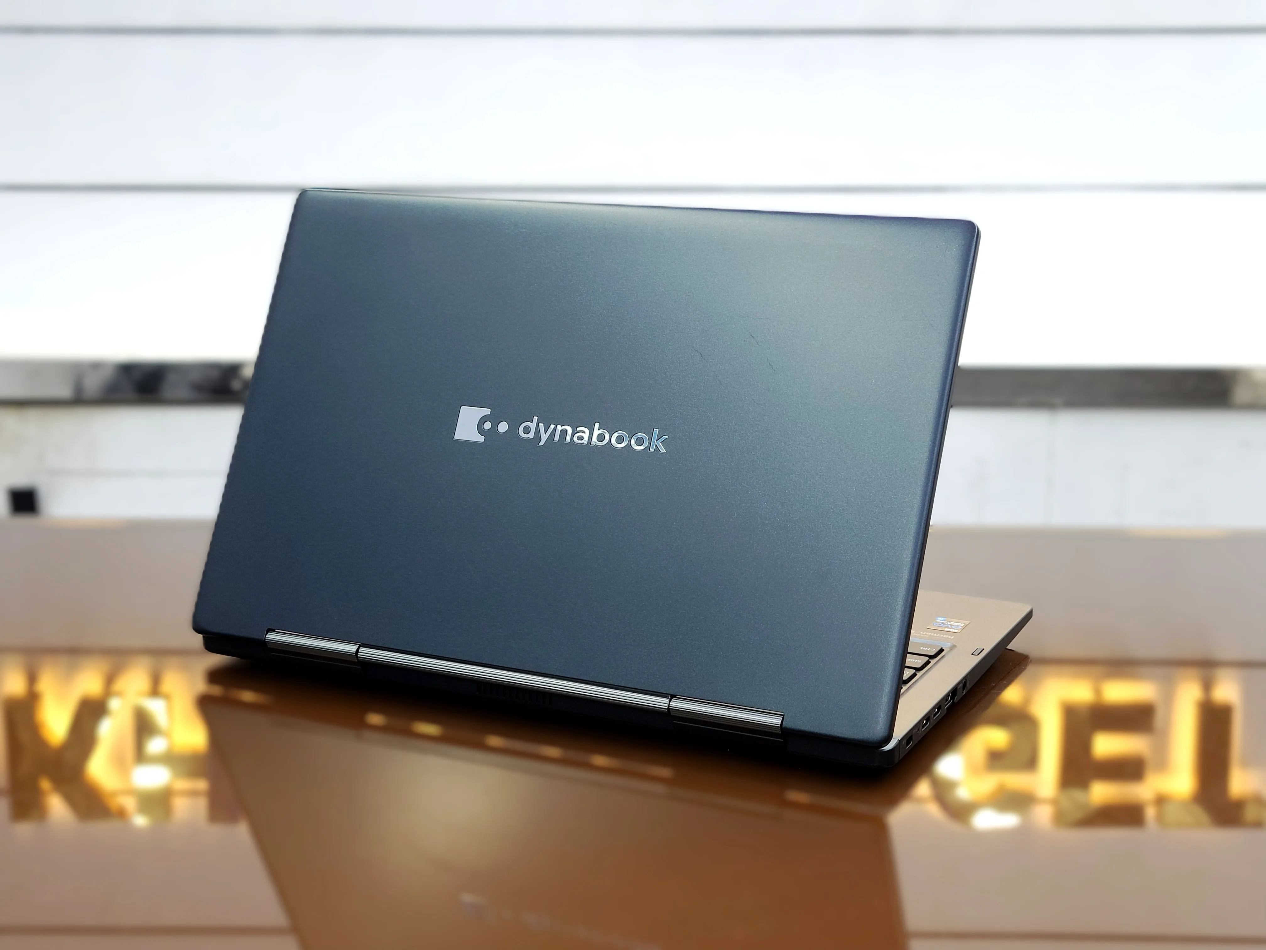 Toshiba DynaBook Portege X30W-J Core i5-1135G7 256GB SSD 8GB RAM 13.3" FHD Glass Touchscreen Display Laptop With Dual Camera