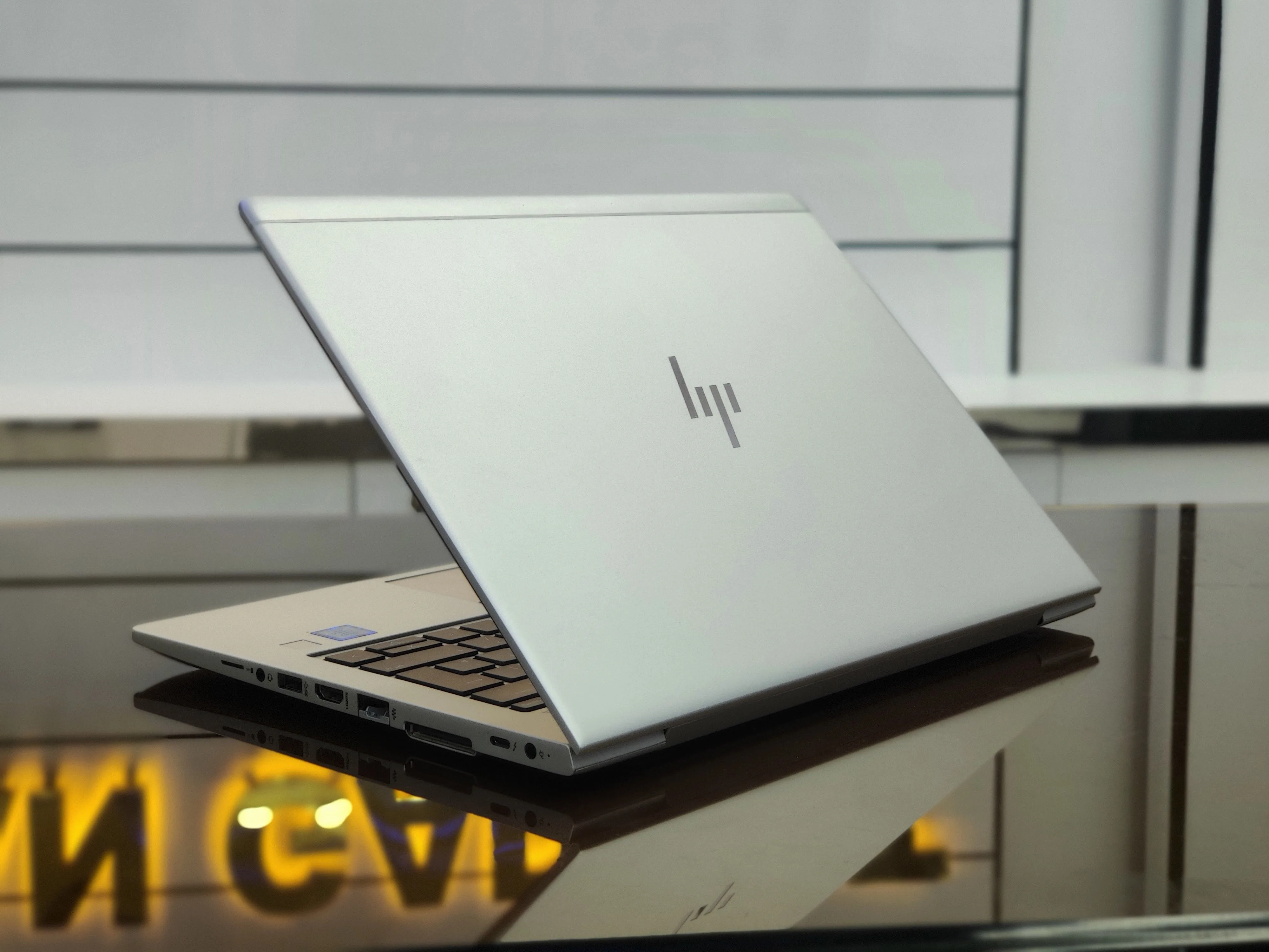 HP EliteBook 840 G5 Core i5-8350U 256GB SSD 8GB RAM 14" Display Business Series Laptop