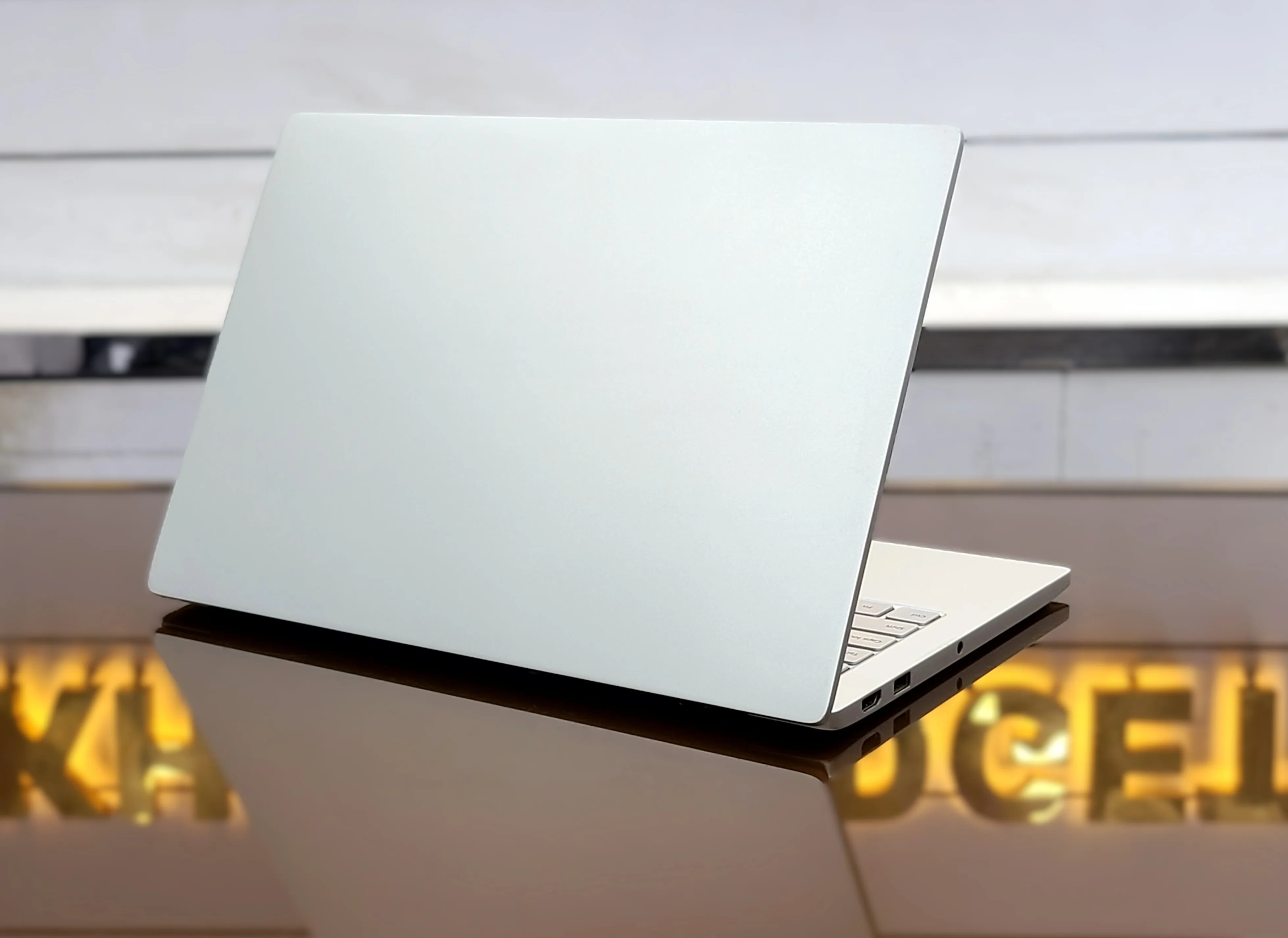 Xiaomi Mi NoteBook Air_13 Core i5-6200U NVIDIA 940MX With 1GB DDR5 Graphics 128GB SSD 8GB RAM 13.3" FHD Glass Display Laptop