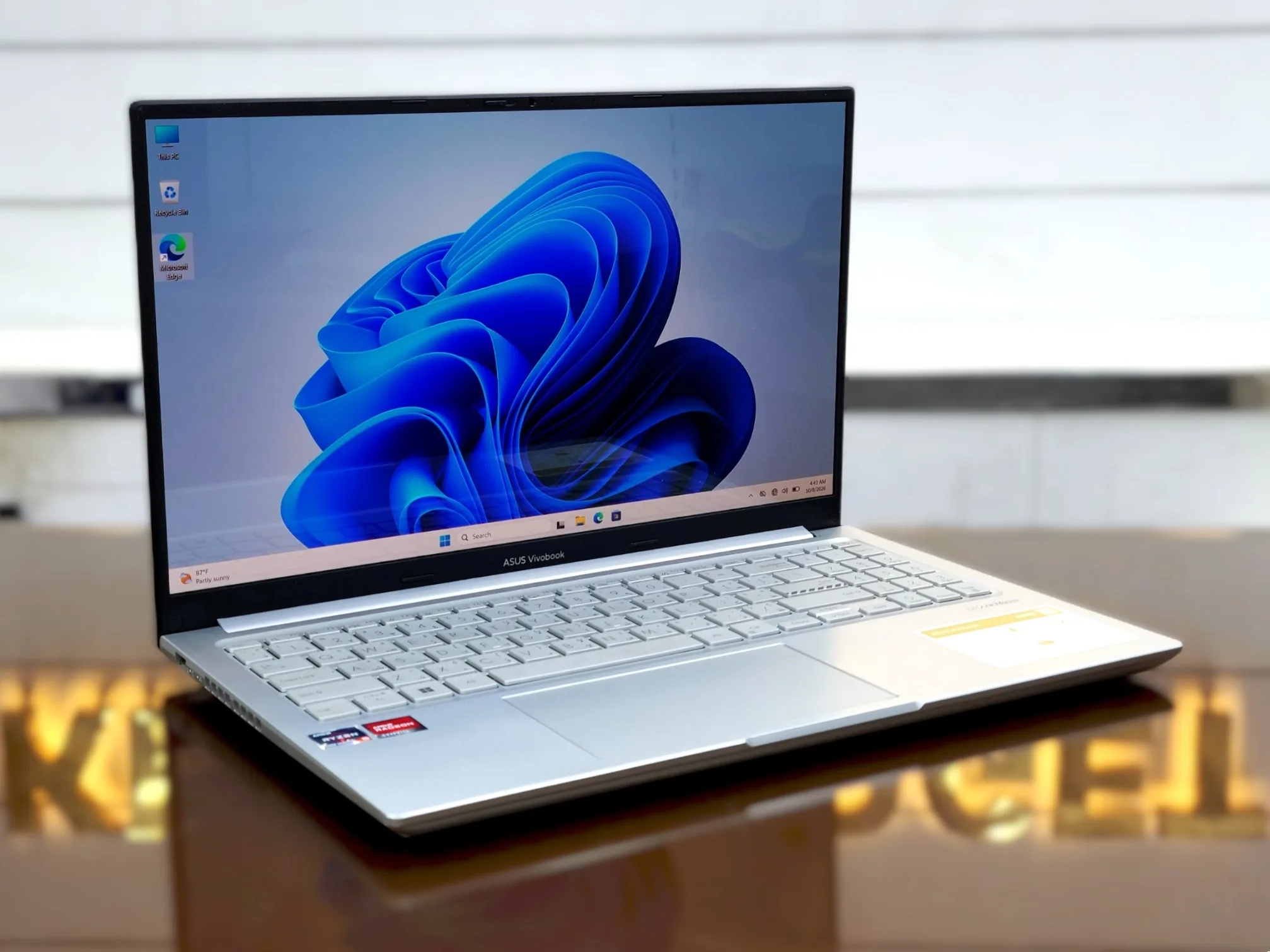ASUS VivoBook 15X OLED M1503QA Ryzen 5-5600H 512GB SSD 16GB RAM 15.6" FHD OLED Panel Display Laptop