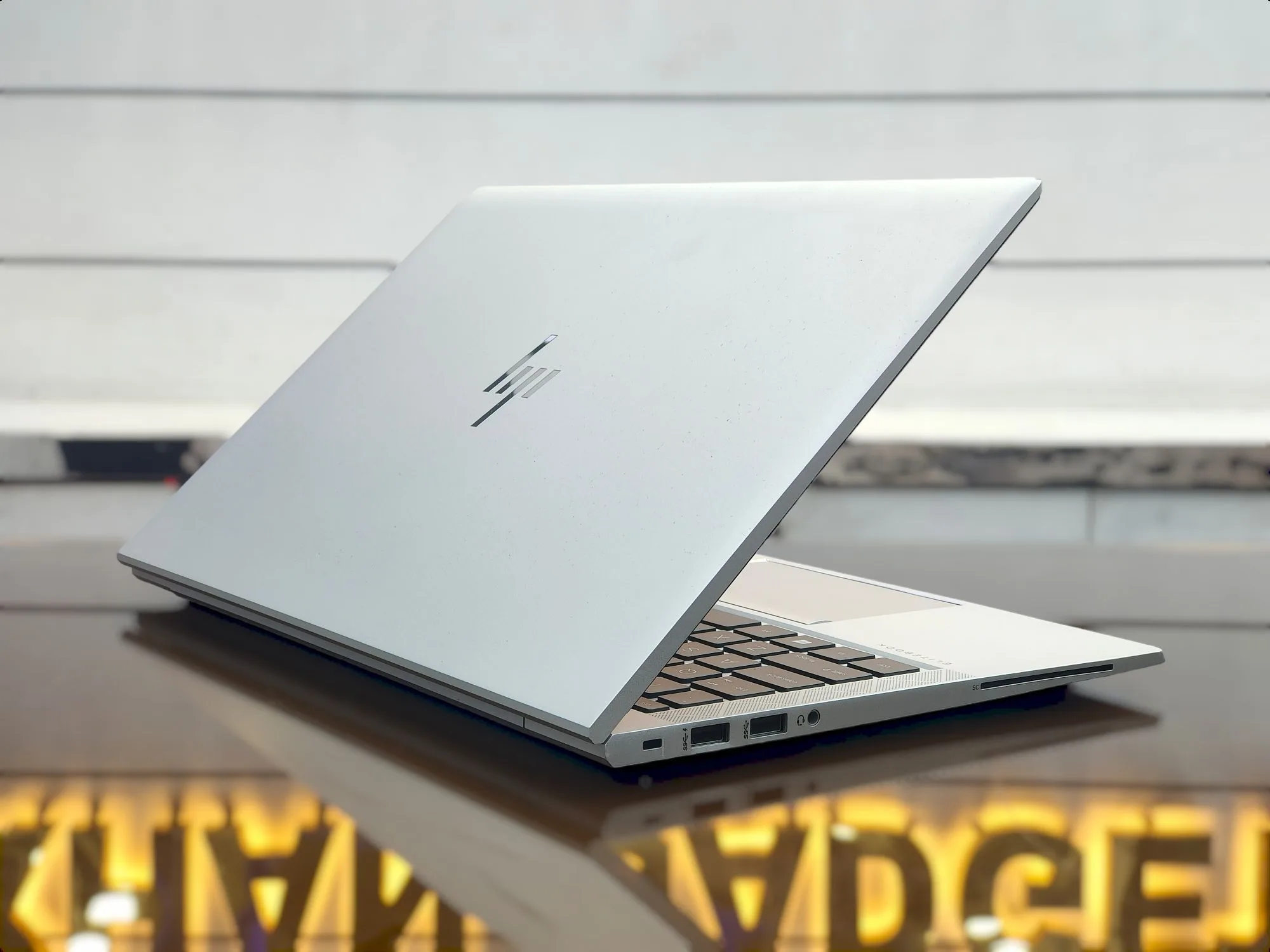 HP EliteBook 840 G8 Core i7-1185G7 256GB SSD 16GB RAM 14" FHD Touchscreen Display Laptop